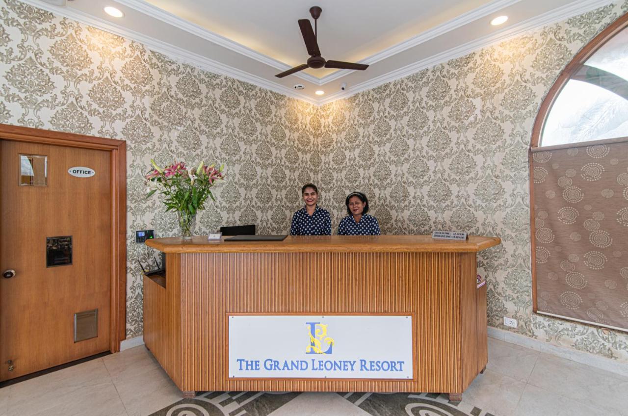 The Grand Leoney Resort Vagator Exterior photo