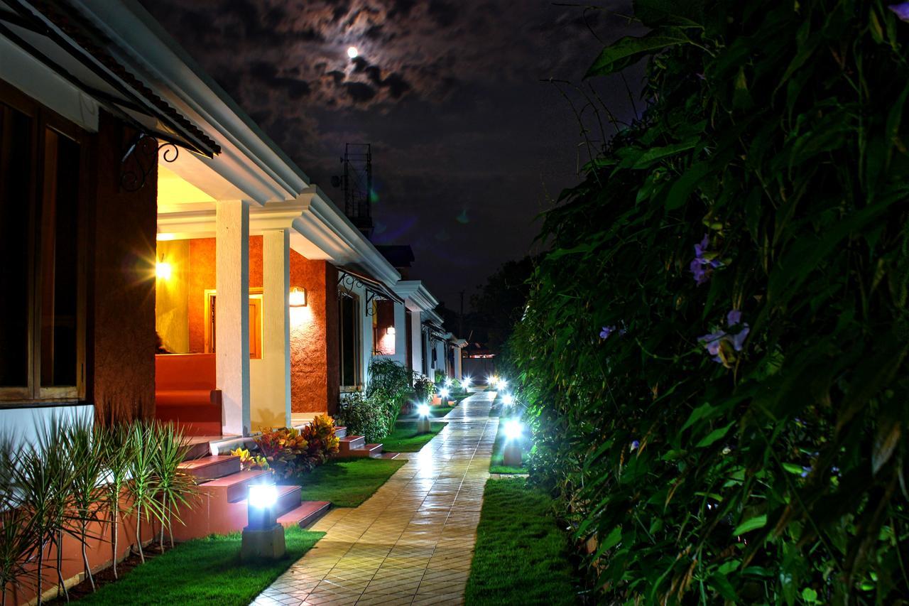 The Grand Leoney Resort Vagator Exterior photo