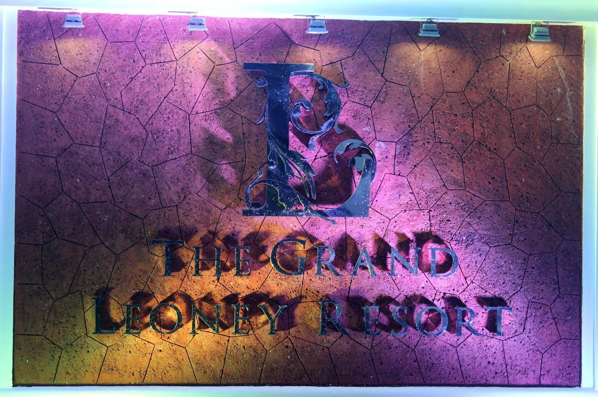 The Grand Leoney Resort Vagator Exterior photo